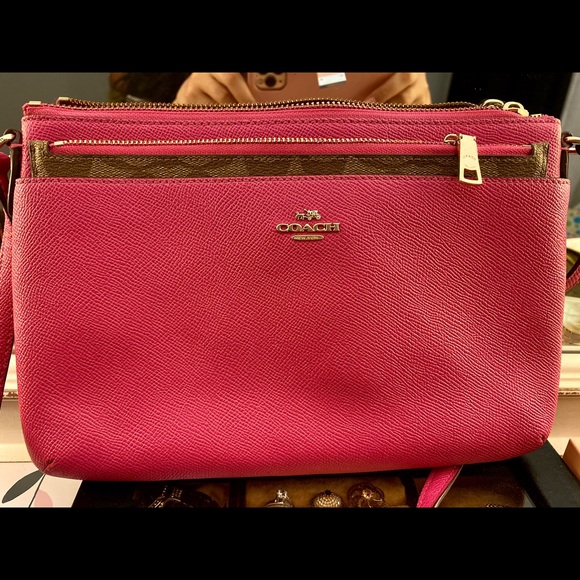 Coach - Picture 3 of 8